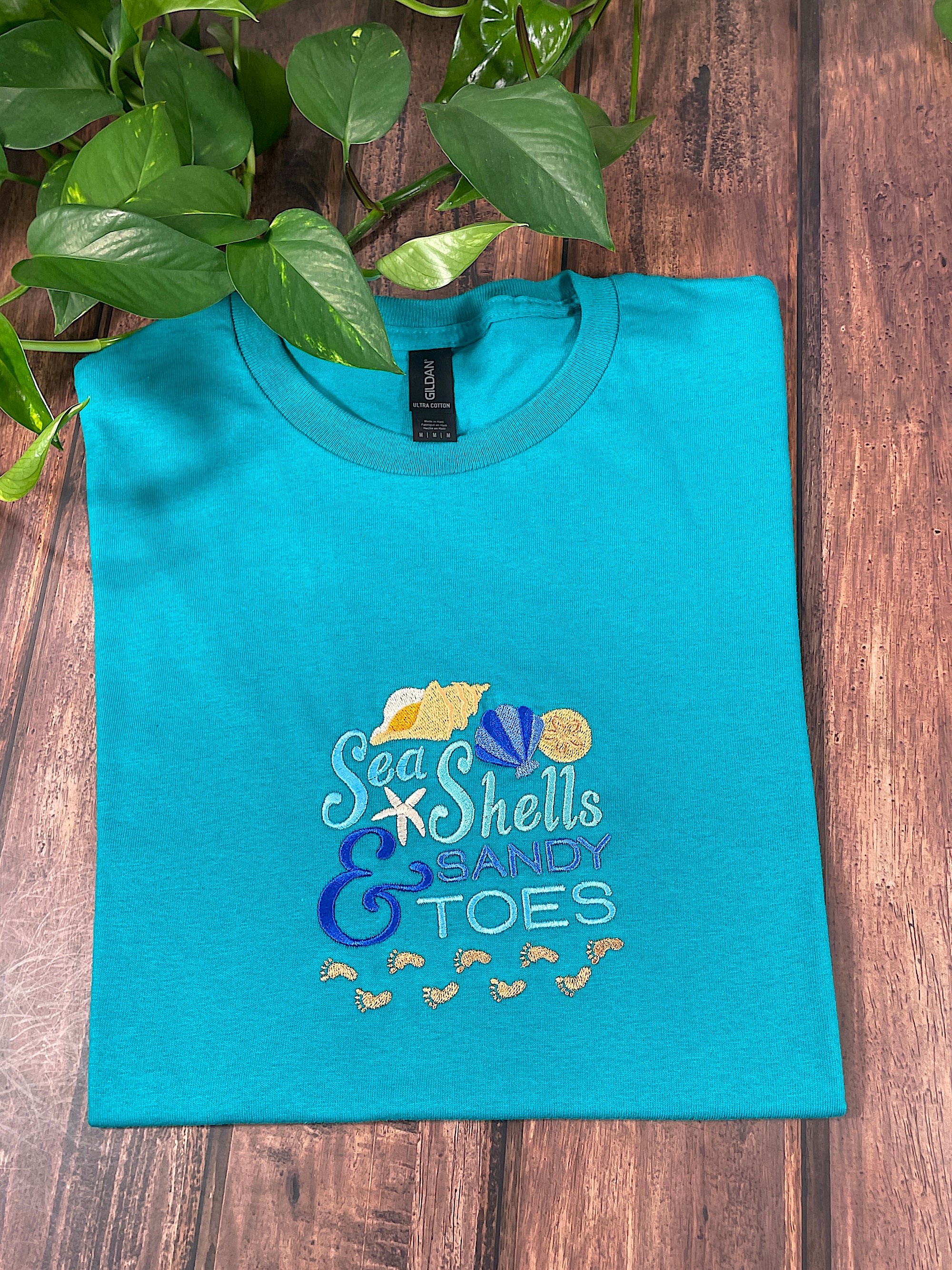 Seashells and Sandy Toes Nautical t-shirt Jade Dome
